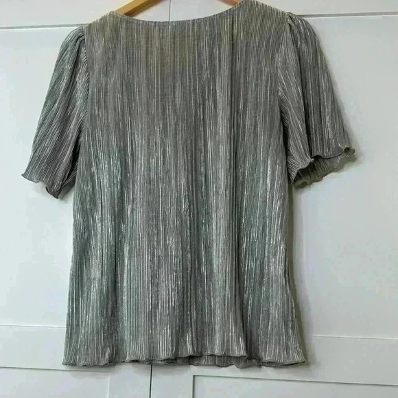 Ann Taylor Medium blouse metallic - Picture 10 of 10